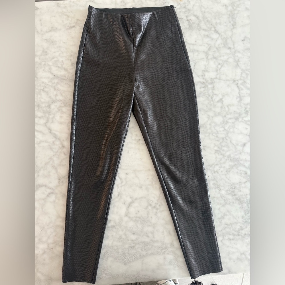Zara Black Textured Leggings